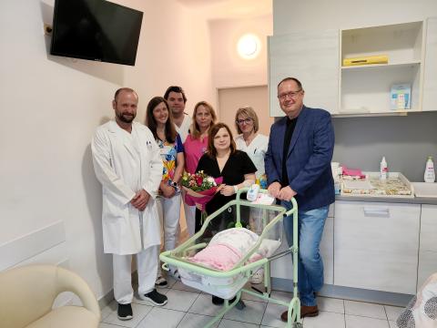 První miminko letošního roku – holčička Nela – se v Nemocnici Písek narodilo Alici Burzalové na Nový rok v 5:23. 