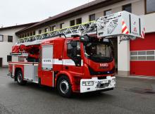 Českobudějovičtí hasiči dostali nový žebřík za 19 milionů.