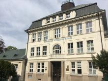 Gymnázium Vítězslava Nováka Jindřichův Hradec.