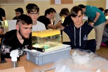 Studenti z Dukelské mohou pozorovat radioaktivní částice přímo ve škole.