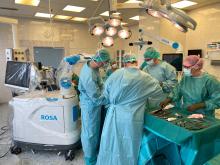 Nemocnice České Budějovice jako třetí v ČR provádí roboticky asistované operace kolenního kloubu.