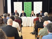 Vedení Jihočeského kraje na Prachaticku: Podpora sportovní infrastruktury, rekonstrukce silnic a inovativní sociální projekty.