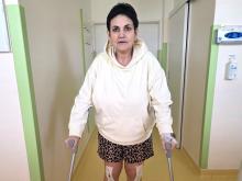 Nemocnice České Budějovice nově provádí oboustranné náhrady kloubů. Jako jedno z prvních pracovišť v ČR k nim využívá asistence robota.