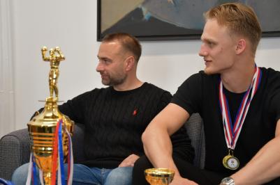 Náměstek hejtmana Jihočeského kraje pro oblast školství David Štojdl přijal na krajském úřadě úspěšného mladého sportovce Jana Litoborského a jeho trenéra Milana Beneše z Box clubu táty Němce.