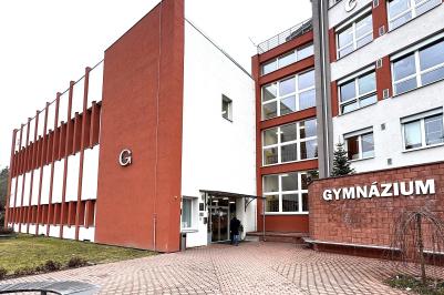 Gymnázium Český Krumlov.