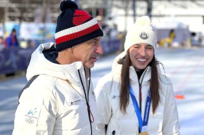 Olympijský festival v Českých Budějovicích nabídl 10. února 2026 výjimečný okamžik. Hejtman Jihočeského kraje Martin Kuba zde strávil část programu s olympijskou vítězkou Zuzanou Maděrovou.