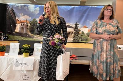 Ve společenském sále Národního domu v Prachaticích se uskutečnila důstojná oslava Mezinárodní den sociální práce, která přilákala širokou veřejnost. 